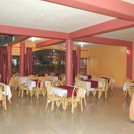 Donnies Hotel Nakuru Exterior photo