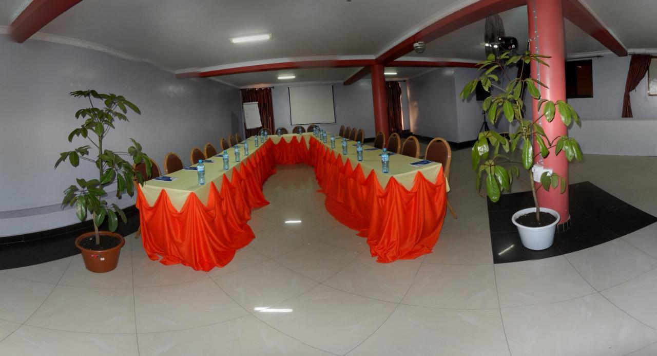 Donnies Hotel Nakuru Exterior photo